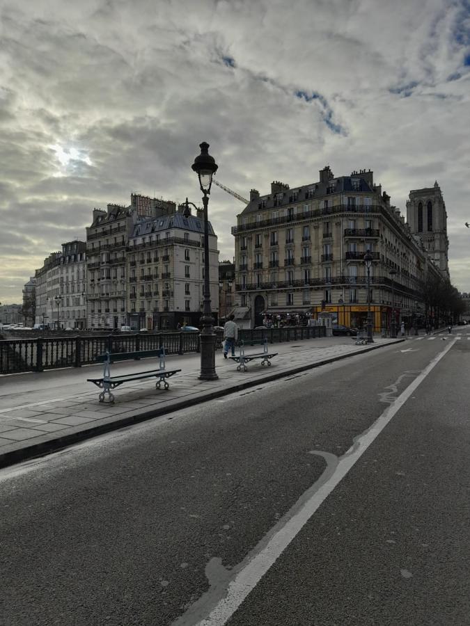Cosy 2 Pieces Typiquement Parisien A Notre-Dame Apartment ภายนอก รูปภาพ
